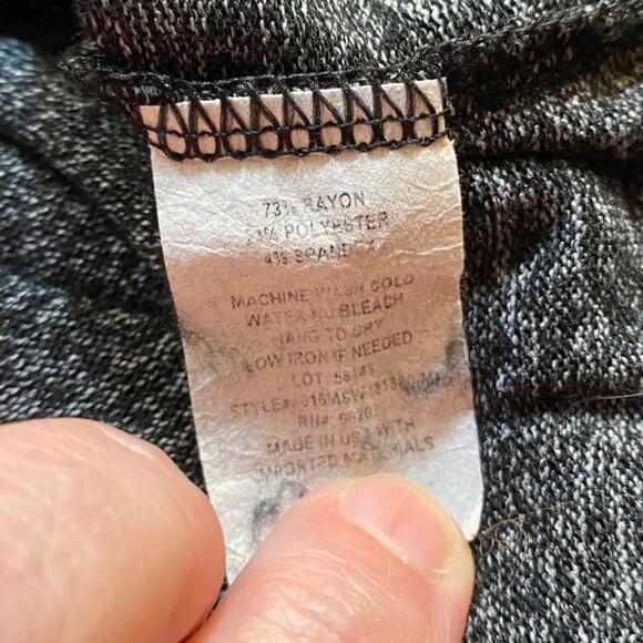 Wandering Dreams Grey Top Gathered at Bottom with a Tie Soft Cozy Size S - Picture 4 of 4